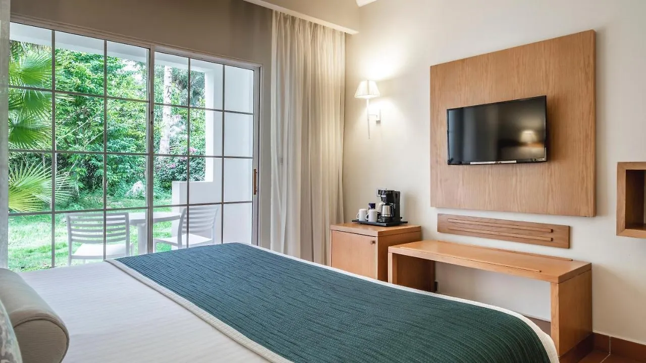 Be Live Collection Canoa Bayahíbe 5*,